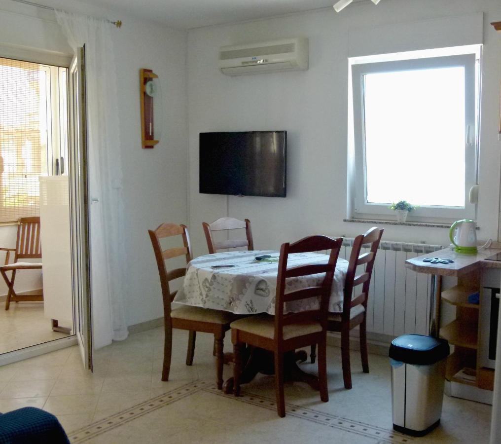 Apartmani Marija Medulin Buitenkant foto